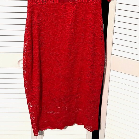 NWT Express Women's Sheath Dress Size 6 Red Floral Lace Mock Neck Short Sleeve - Picture 3 of 6